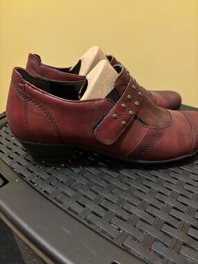 Remonte Burgundy Leather Low Heel Slip-On with Stud Strap
